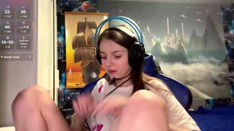 Hi Im Aria 18 years old online show from February 2026 05:03:02 PM