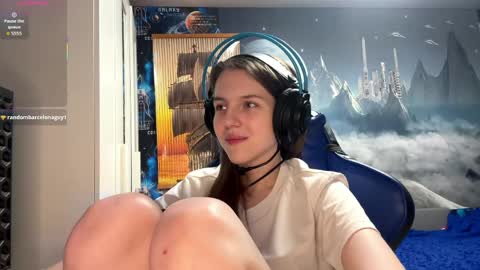 Hi Im Aria 18 years old online show from April 2026 05:26:02 PM