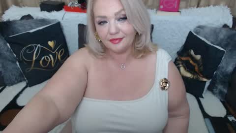 Snapshot of melyssamilfxxx chatting on May 2026 03:33:01 AM melyssamilfxxx online show from May 2026 03:33:01 AM