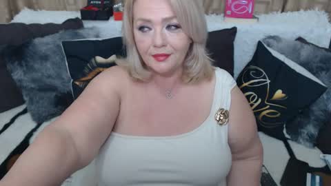Snapshot of melyssamilfxxx chatting on May 2026 03:13:02 AM melyssamilfxxx online show from May 2026 03:13:02 AM
