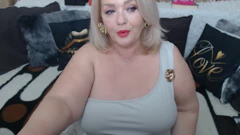 Snapshot of melyssamilfxxx chatting on May 2026 03:34:01 AM melyssamilfxxx online show from May 2026 03:34:01 AM
