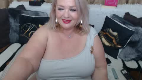 Snapshot of melyssamilfxxx chatting on May 2026 02:50:01 AM melyssamilfxxx online show from May 2026 02:50:01 AM