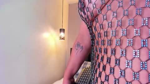  Memphis Williams  online show from November 2025 03:05:01 AM