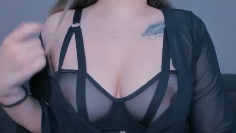 Snapshot of meow_rinnie chatting on June 2026 10:21:02 AM My links --- online show from June 2026 10:21:02 AM