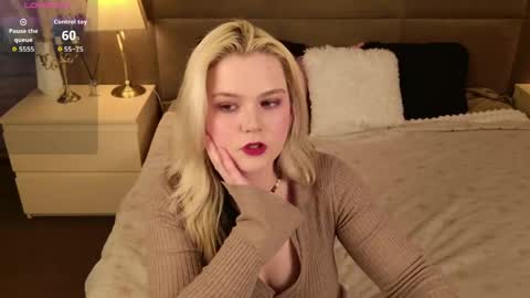 Snapshot of meow_teyya chatting on May 2026 03:53:02 PM Ivy online show from May 2026 03:53:02 PM