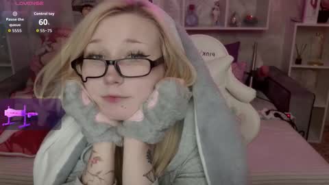 MeowkaKitty online show from February 2026 02:05:02 AM