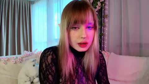 Snapshot of meowrinn_ chatting on June 2026 06:23:02 AM RInn online show from June 2026 06:23:02 AM