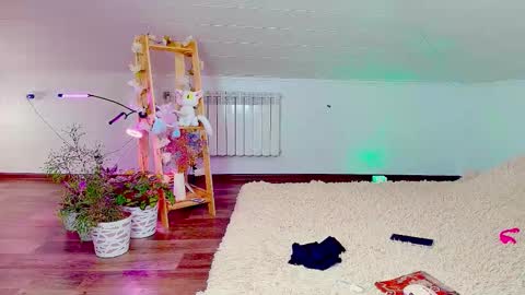 meowroslava online show from November 2025 11:42:01 AM