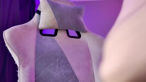 Mia online show from March 2026 04:13:02 AM