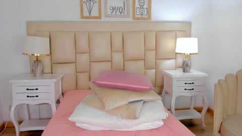   online show from December 2024 03:03:02 AM