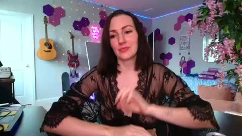 Snapshot of meredithbae chatting on June 2026 09:59:02 PM Meredith Bae online show from June 2026 09:59:02 PM