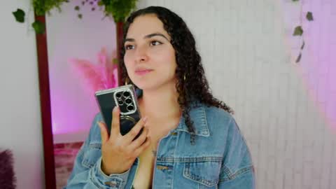 Merida Bell online show from September 2025 11:10:01 PM