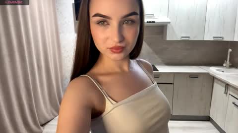 Rina online show from October 2025 06:03:02 PM