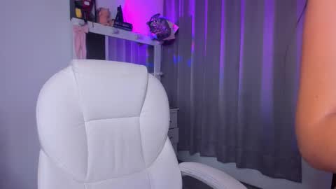 instagram fernandatoloza01  online show from January 2026 02:58:01 AM