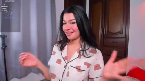 Snapshot of merlia_model chatting on May 2026 01:56:02 AM instagram fernandatoloza01 online show from May 2026 01:56:02 AM