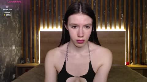 Snapshot of merry_sweets chatting on February 2025 01:33:01 AM Emilia online show from February 2025 01:33:01 AM