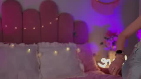 Snapshot of merylew chatting on July 2026 05:21:02 AM Anna online show from July 2026 05:21:02 AM