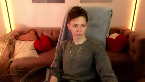 Snapshot of meverik_oushen chatting on July 2026 08:22:02 PM MEVERIK OUSHEN online show from July 2026 08:22:02 PM