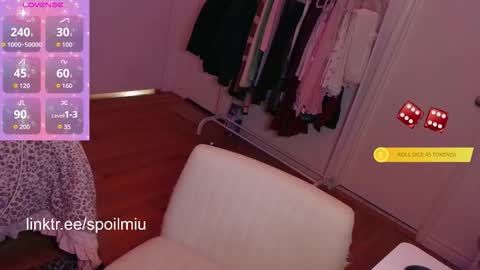 Snapshot of mew2wo chatting on November 2025 10:14:02 AM mew2wo online show from November 2025 10:14:02 AM