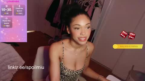 Snapshot of mew2wo chatting on December 2025 09:03:02 AM mew2wo online show from December 2025 09:03:02 AM