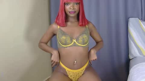 mi_dulcee online show from April 2026 10:42:02 PM