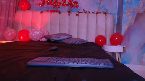 Emi online show from February 2026 07:20:01 PM