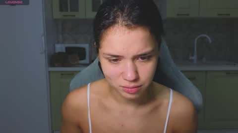 Mia online show from October 2025 03:18:01 AM