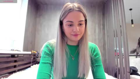 Mia online show from December 2025 03:16:02 AM