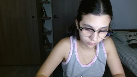 Mia online show from April 2026 04:24:02 AM