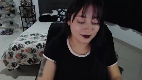 mia online show from December 2024 01:45:01 AM