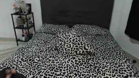 mia online show from December 2024 05:23:01 AM