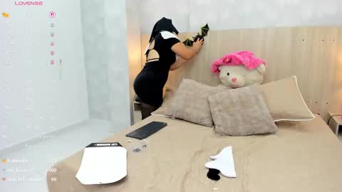 Mia Aristizabal online show from October 2025 11:33:02 AM