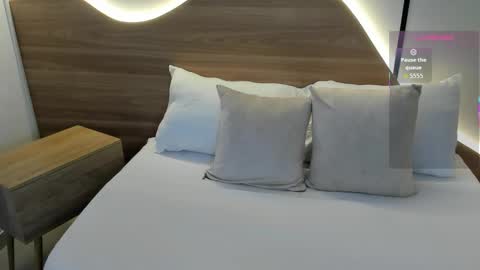 M I A  online show from November 2025 02:54:01 AM