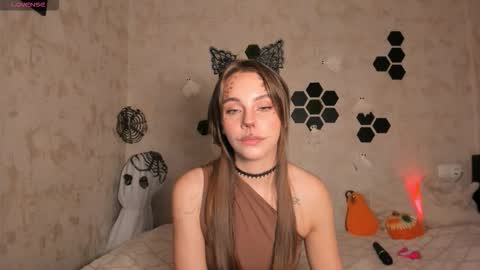 Mia  next stream Thursday 1400 UTC1 Friday 1400 UTC1 online show from October 2025 02:18:01 PM