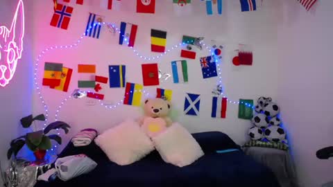 Snapshot of mia_cute_girl chatting on June 2026 12:25:02 PM mia_cute_girl online show from June 2026 12:25:02 PM
