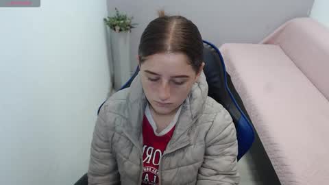 Mia online show from February 2026 01:53:02 PM