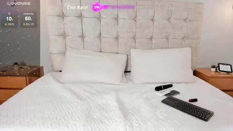 Snapshot of mia_dolls18 chatting on May 2026 04:20:01 AM MIA help me get to 25 hands up online show from May 2026 04:20:01 AM