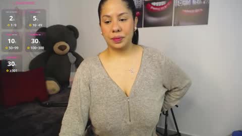 Snapshot of mia_downson chatting on May 2026 01:17:01 PM Mia online show from May 2026 01:17:01 PM
