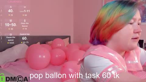 Mia online show from November 2025 04:04:01 AM