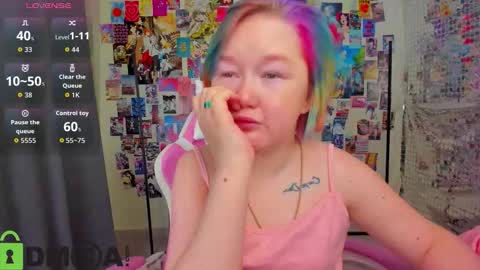 Mia online show from December 2025 02:41:02 AM