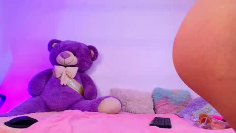 Snapshot of mia_flames chatting on February 2026 08:29:02 PM Mia flames online show from February 2026 08:29:02 PM