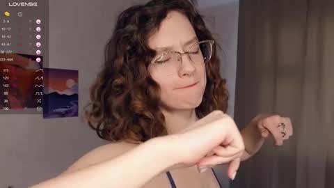 Mia  online show from February 2025 10:07:02 AM