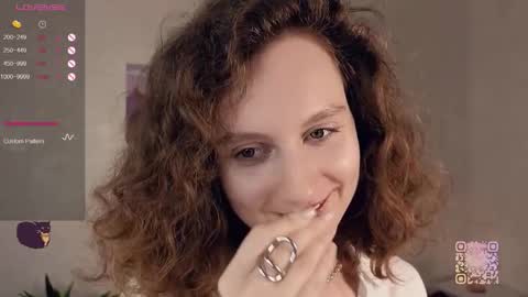 Mia  online show from September 2025 02:08:01 PM