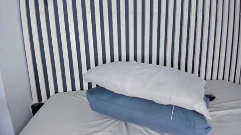  I am Mia  online show from February 2025 05:22:01 PM