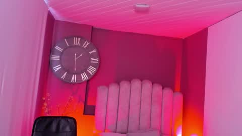 Val  online show from February 2026 06:58:02 PM