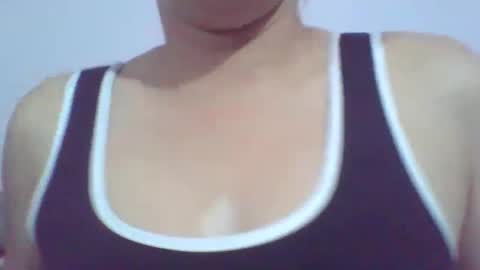 Mia online show from October 2025 01:47:01 AM