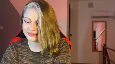 Snapshot of mia_kamp chatting on September 2025 08:20:02 PM Mia online show from September 2025 08:20:02 PM