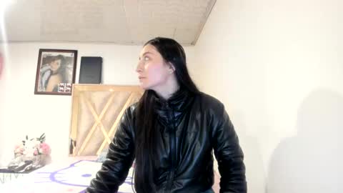 mia kaneee online show from September 2025 01:40:02 AM