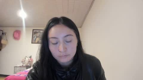 mia kaneee online show from September 2025 05:48:01 PM
