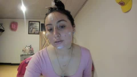 mia kaneee online show from October 2025 09:01:01 PM